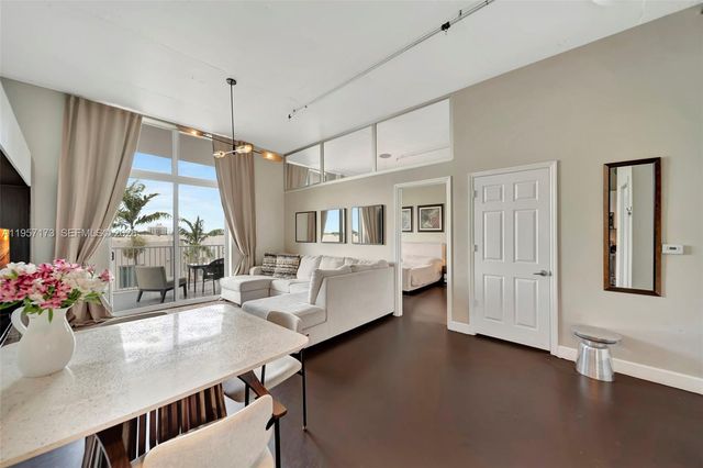 2100 Van Buren St 421, Hollywood, FL 33020