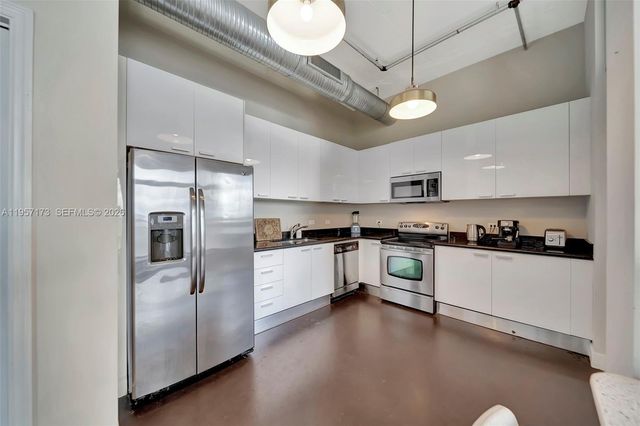 2100 Van Buren St 421, Hollywood, FL 33020