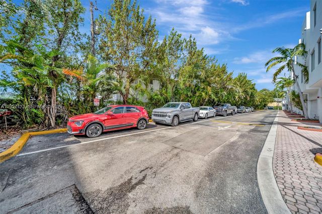 2100 Van Buren St 421, Hollywood, FL 33020