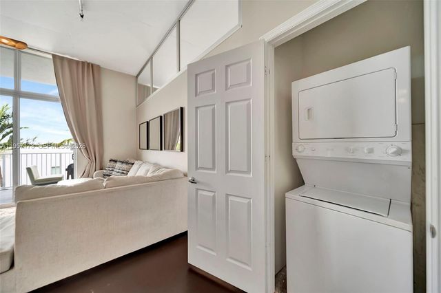 2100 Van Buren St 421, Hollywood, FL 33020