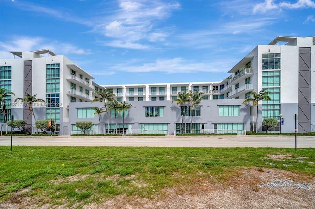 2100 Van Buren St 421, Hollywood, FL 33020