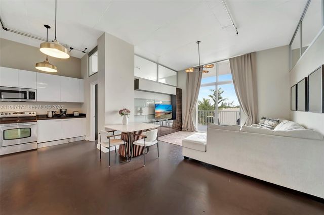 2100 Van Buren St 421, Hollywood, FL 33020