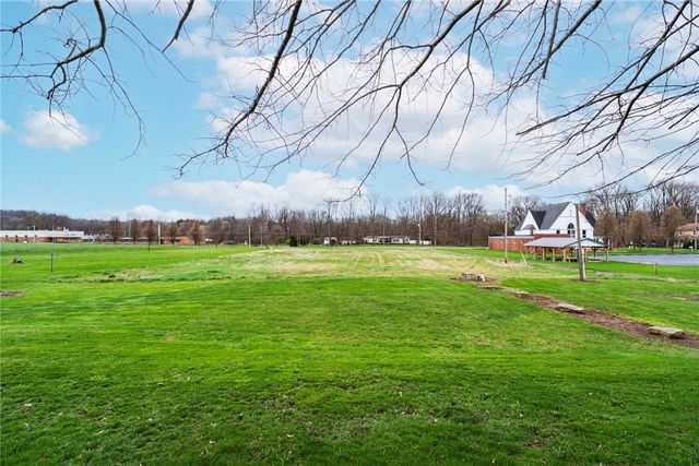 1946 State Route 208, Pulaski Twp - Law, PA 16143