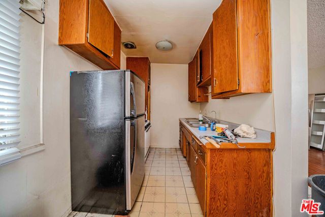 932 Fedora Street, Los Angeles, CA 90006