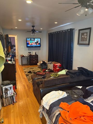 8800 S Merrill Avenue, Chicago, IL 60617