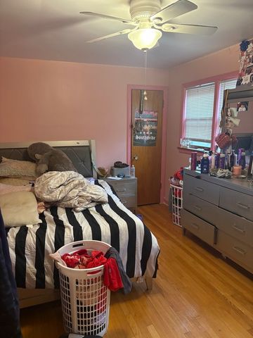 8800 S Merrill Avenue, Chicago, IL 60617