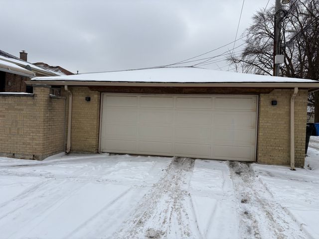 8800 S Merrill Avenue, Chicago, IL 60617