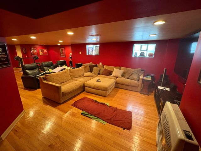 8800 S Merrill Avenue, Chicago, IL 60617