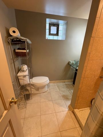 8800 S Merrill Avenue, Chicago, IL 60617