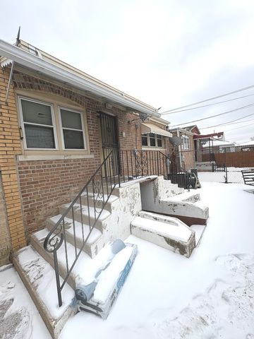 8800 S Merrill Avenue, Chicago, IL 60617