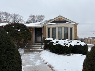 8800 S Merrill Avenue, Chicago, IL 60617