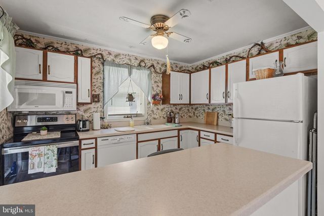 3411 HORIZON DR, Lancaster, PA 17601