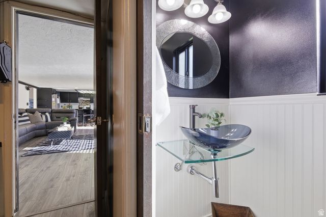 6245 S STEEPLE CHASE LN, Murray, UT 84121