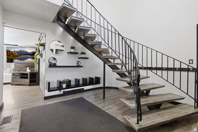 6245 S STEEPLE CHASE LN, Murray, UT 84121