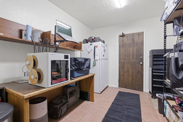 6245 S STEEPLE CHASE LN, Murray, UT 84121