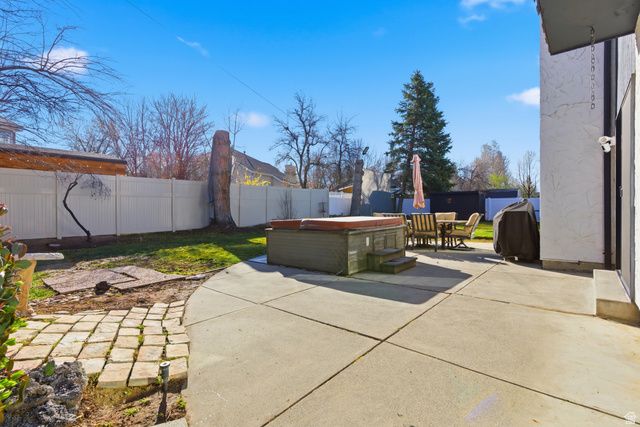 6245 S STEEPLE CHASE LN, Murray, UT 84121