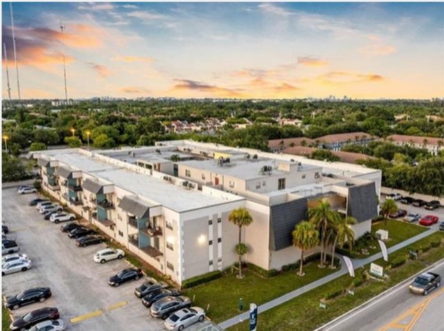 5525 SW 41st Street 301, Hollywood, FL 33023