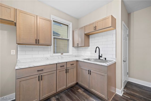 2017 W Erie Avenue, Lorain, OH 44052