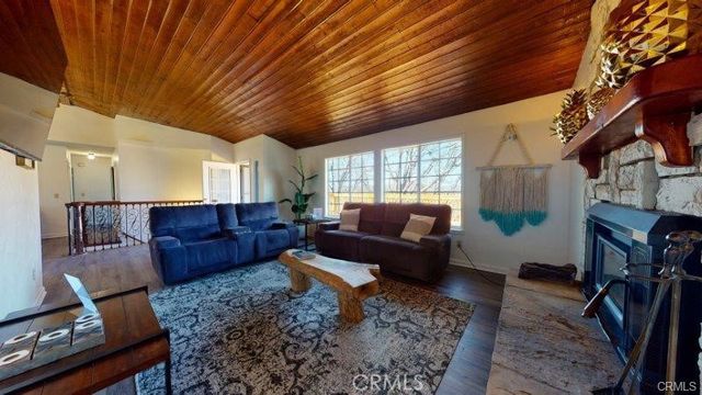621 Arth Drive, Crestline, CA 92325
