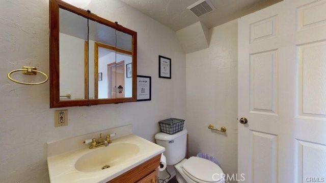 621 Arth Drive, Crestline, CA 92325