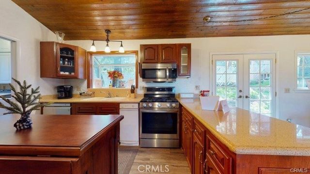 621 Arth Drive, Crestline, CA 92325