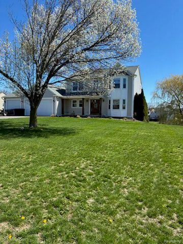 9440 Apple Court, Tyrone Township, MI 48430