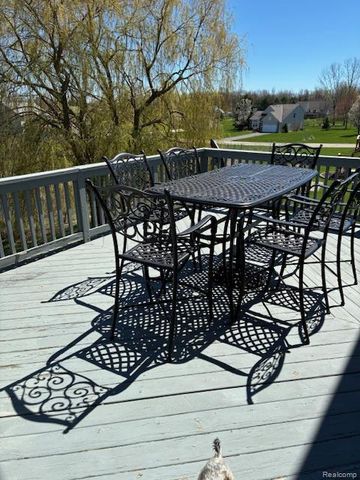 9440 Apple Court, Tyrone Township, MI 48430