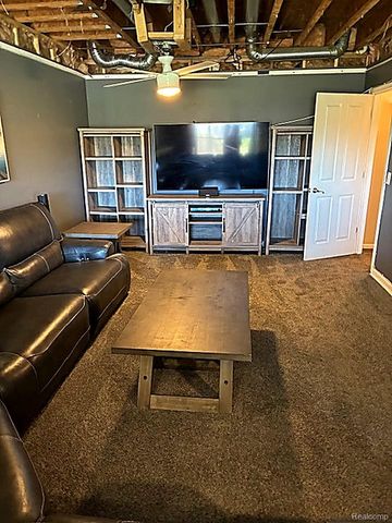 9440 Apple Court, Tyrone Township, MI 48430