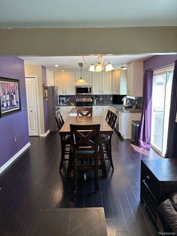9440 Apple Court, Tyrone Township, MI 48430