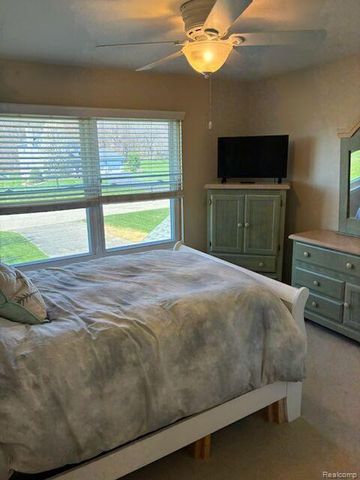 9440 Apple Court, Tyrone Township, MI 48430