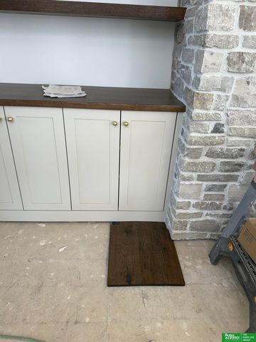 22569 Crestline Circle, Gretna, NE 68028