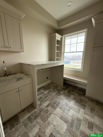 22569 Crestline Circle, Gretna, NE 68028