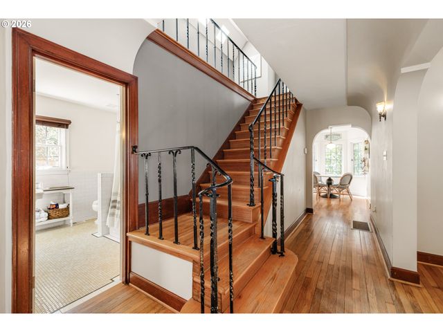 626 Sw COMUS Ct, Portland, OR 97219