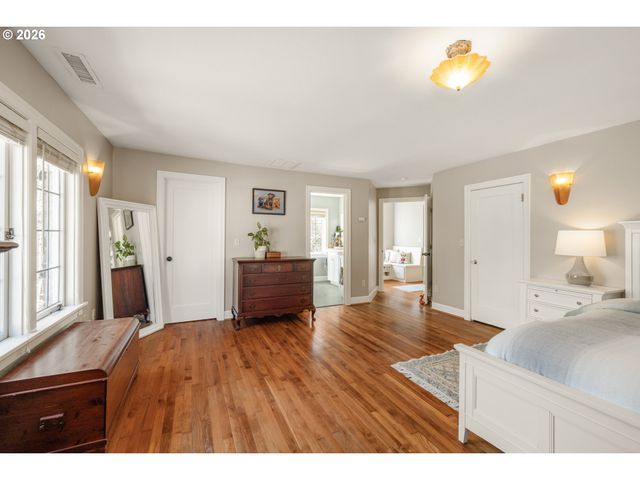 626 Sw COMUS Ct, Portland, OR 97219