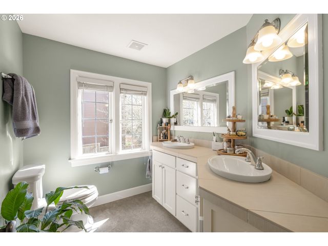 626 Sw COMUS Ct, Portland, OR 97219