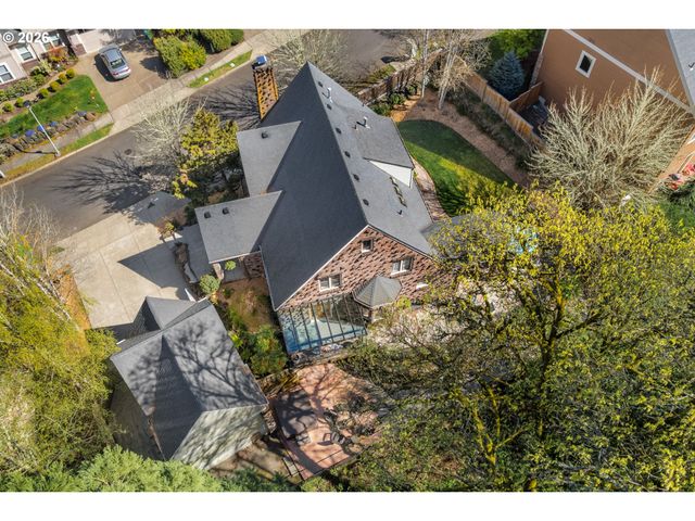 626 Sw COMUS Ct, Portland, OR 97219
