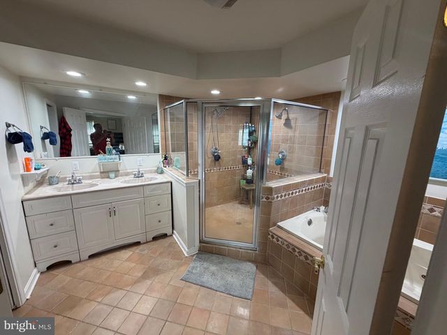 1223 PINE AVE, Edgewater, MD 21037