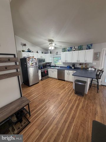 1223 PINE AVE, Edgewater, MD 21037