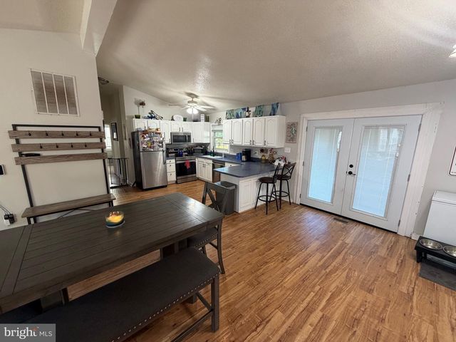 1223 PINE AVE, Edgewater, MD 21037