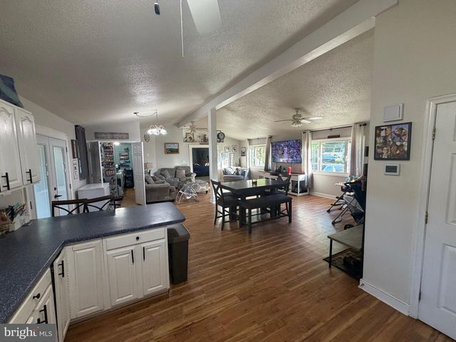 1223 PINE AVE, Edgewater, MD 21037