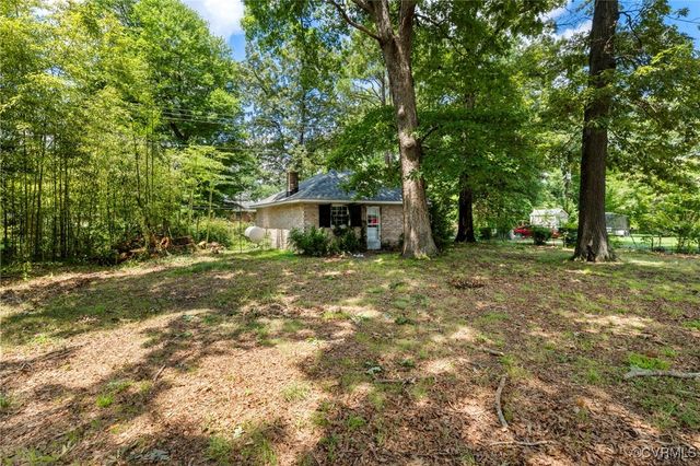 4816 Stornoway Dr, Ampthill, VA 23234
