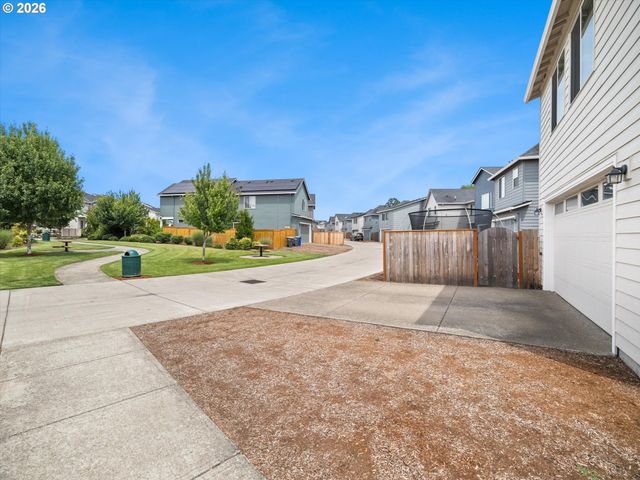 841 S 26TH Ave, Cornelius, OR 97113