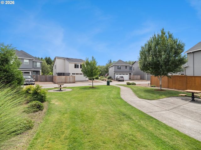 841 S 26TH Ave, Cornelius, OR 97113
