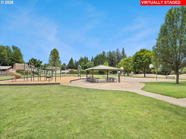 841 S 26TH Ave, Cornelius, OR 97113