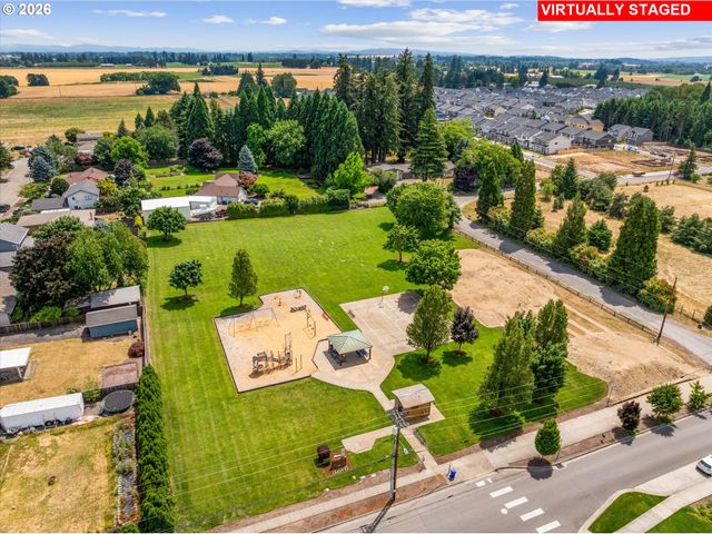 841 S 26TH Ave, Cornelius, OR 97113