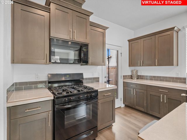 841 S 26TH Ave, Cornelius, OR 97113