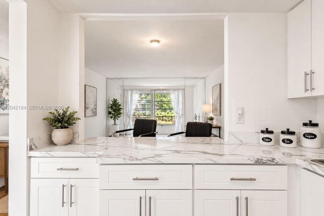 7605 NW 5th Place 103, Margate, FL 33063