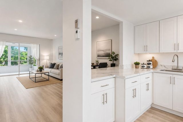 7605 NW 5th Place 103, Margate, FL 33063