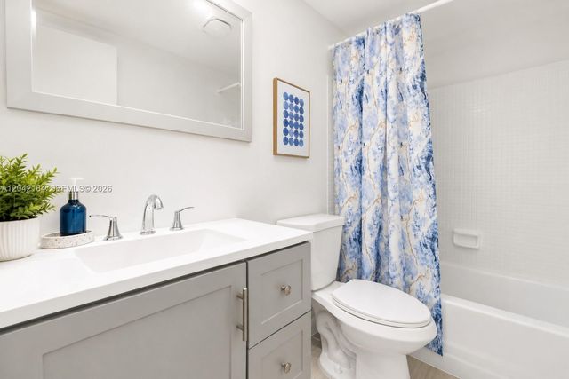7605 NW 5th Place 103, Margate, FL 33063