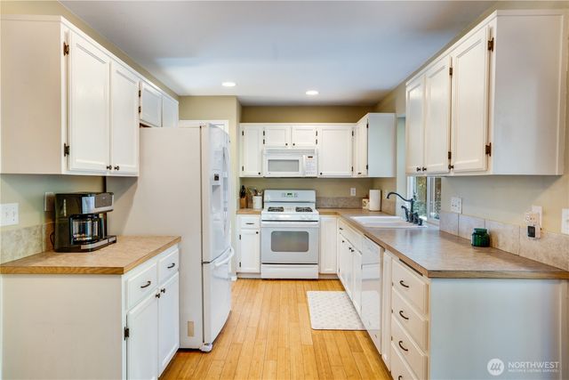 22316 Greenfield Court SE, Yelm, WA 98597
